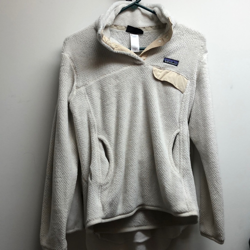 White Patagonia Pullover